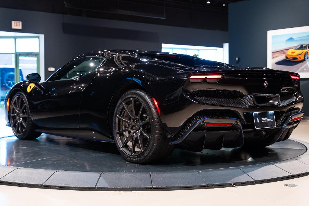 http://www.koenigseggchicago.com/galleria_images/188/188_p49_l.jpg