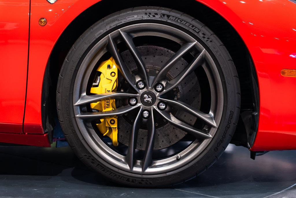 http://www.koenigseggchicago.com/galleria_images/189/189_p16_l.jpg