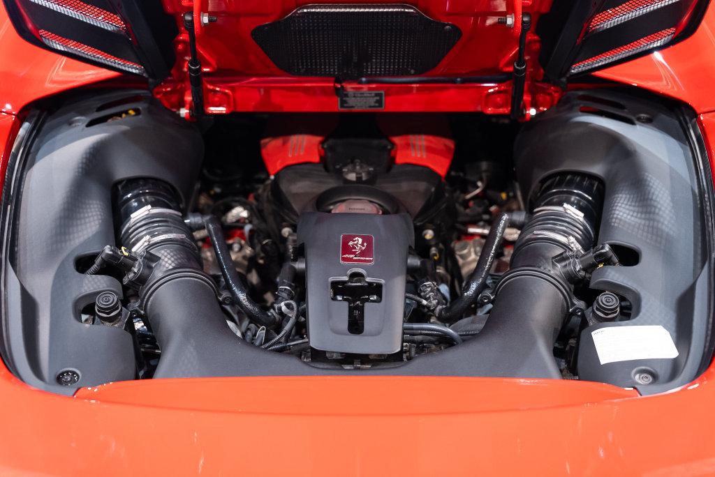 http://www.koenigseggchicago.com/galleria_images/189/189_p18_l.jpg