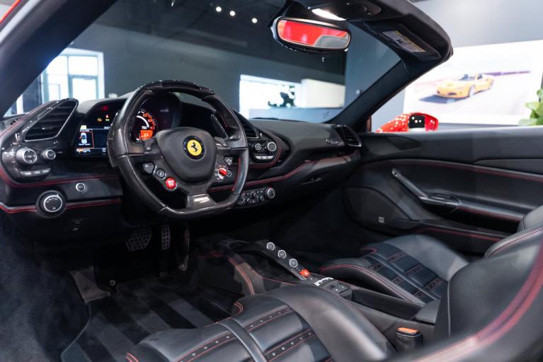 http://www.koenigseggchicago.com/galleria_images/189/189_p26_f.jpg