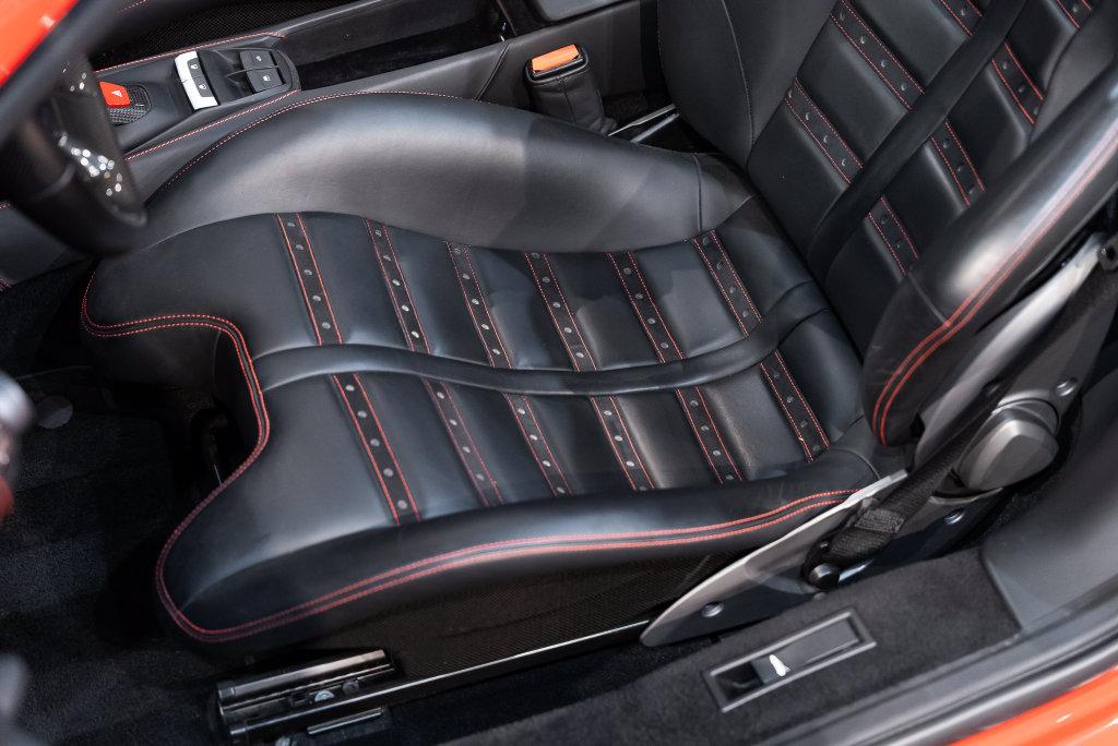 http://www.koenigseggchicago.com/galleria_images/189/189_p28_l.jpg
