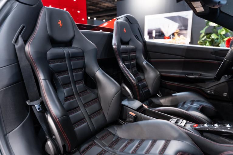 http://www.koenigseggchicago.com/galleria_images/189/189_p34_f.jpg