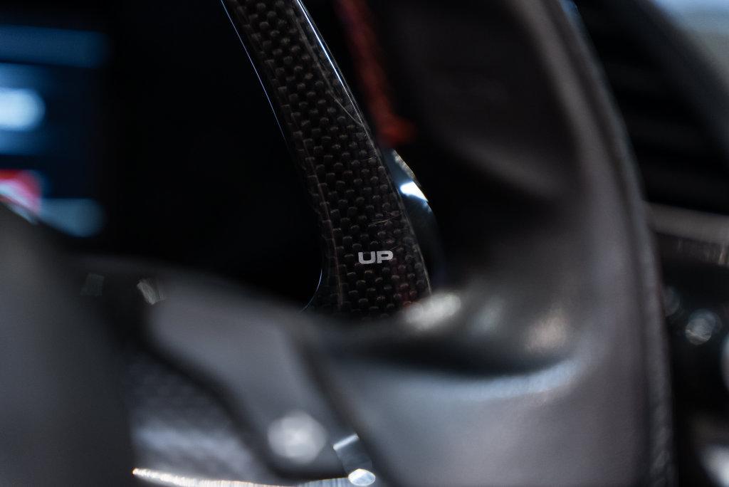 http://www.koenigseggchicago.com/galleria_images/189/189_p39_l.jpg