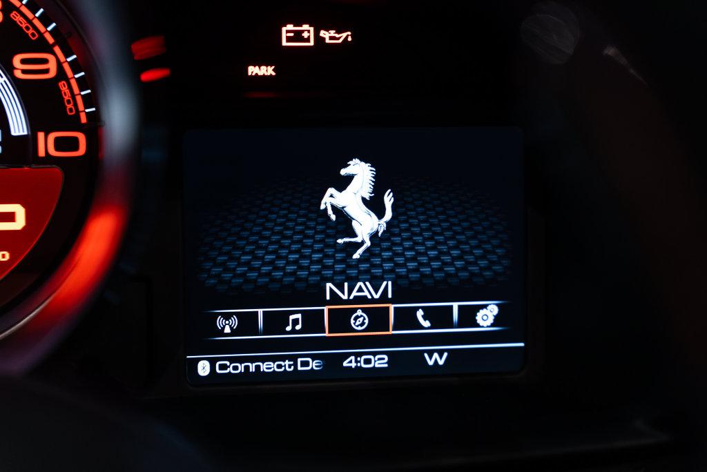 http://www.koenigseggchicago.com/galleria_images/189/189_p43_l.jpg