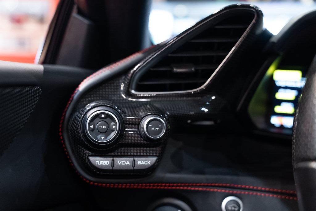 http://www.koenigseggchicago.com/galleria_images/189/189_p44_l.jpg