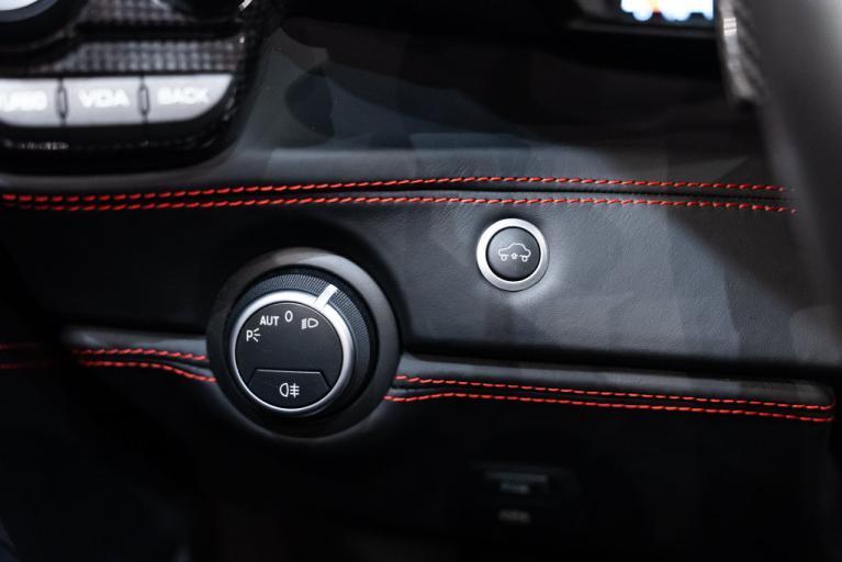 http://www.koenigseggchicago.com/galleria_images/189/189_p45_f.jpg