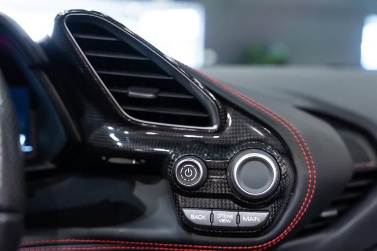 http://www.koenigseggchicago.com/galleria_images/189/189_p46_f.jpg
