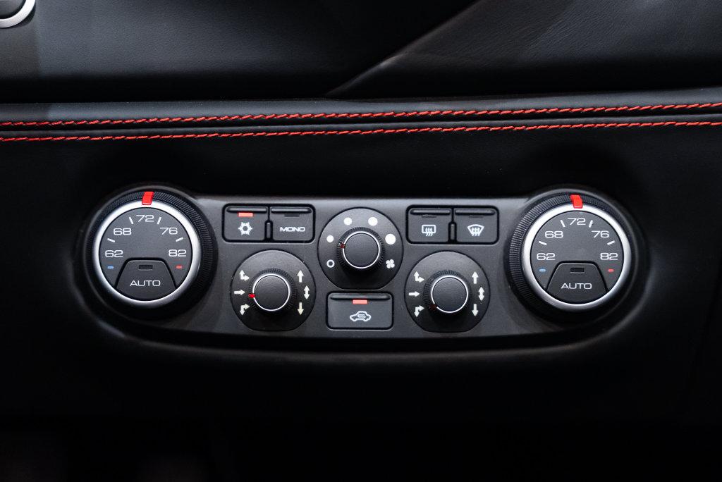 http://www.koenigseggchicago.com/galleria_images/189/189_p48_l.jpg