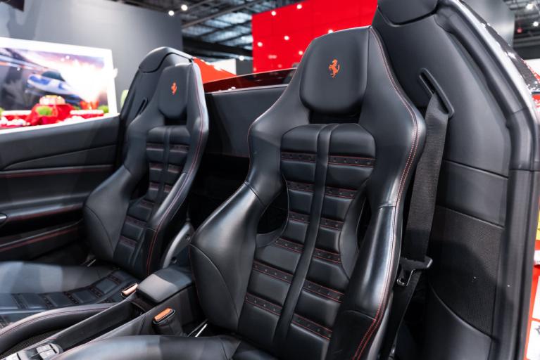 http://www.koenigseggchicago.com/galleria_images/189/189_p4_f.jpg