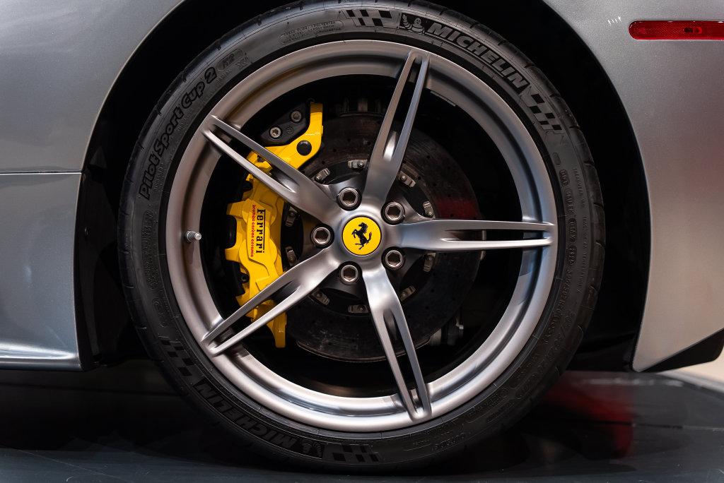 http://www.koenigseggchicago.com/galleria_images/190/190_p14_l.jpg