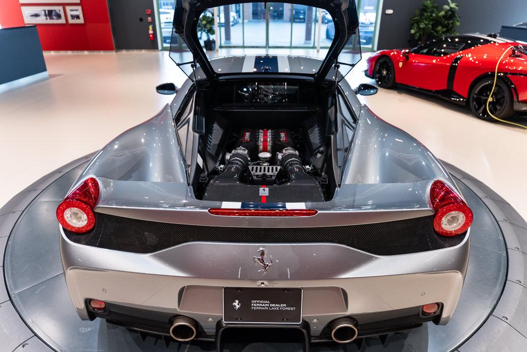http://www.koenigseggchicago.com/galleria_images/190/190_p18_l.jpg