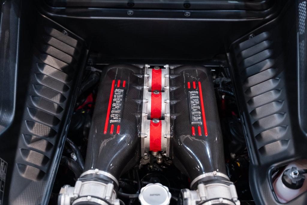 http://www.koenigseggchicago.com/galleria_images/190/190_p19_l.jpg