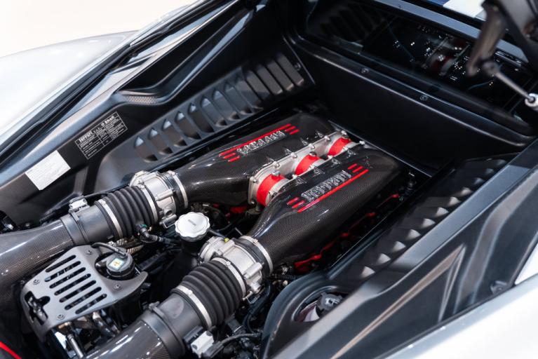 http://www.koenigseggchicago.com/galleria_images/190/190_p22_f.jpg