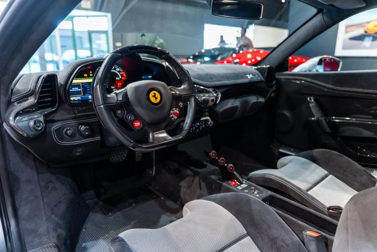 http://www.koenigseggchicago.com/galleria_images/190/190_p35_f.jpg