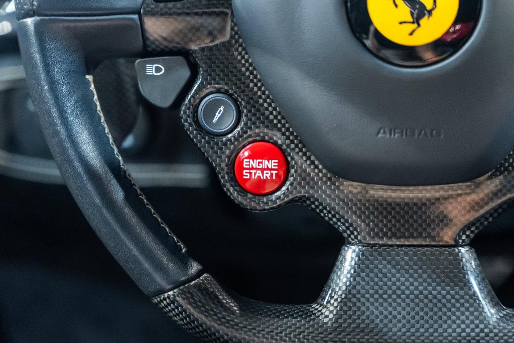 http://www.koenigseggchicago.com/galleria_images/190/190_p36_l.jpg