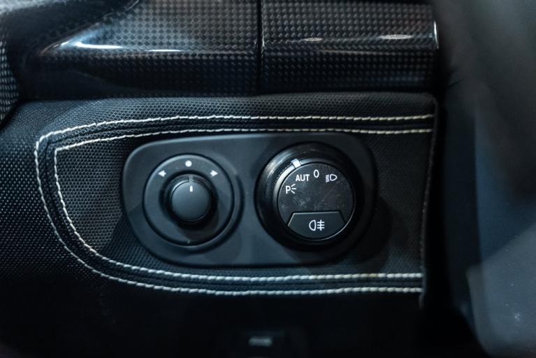 http://www.koenigseggchicago.com/galleria_images/190/190_p46_f.jpg