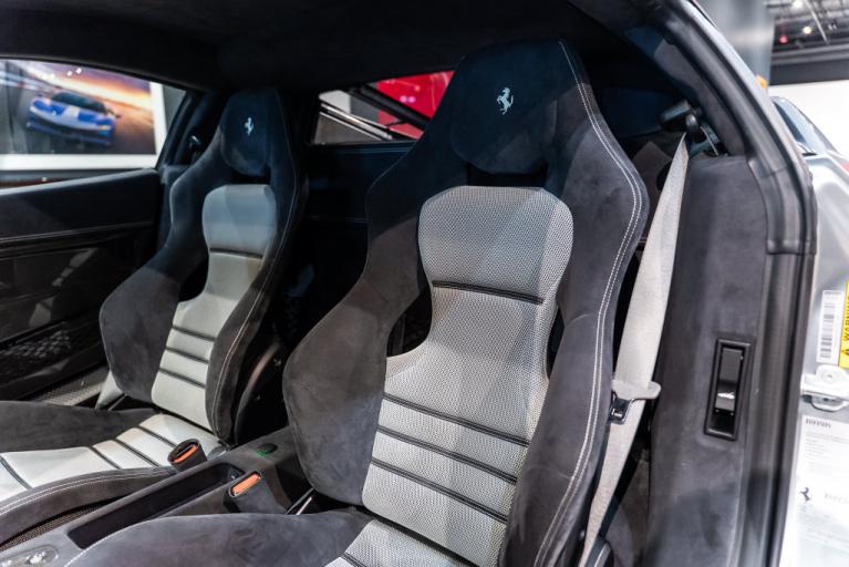 http://www.koenigseggchicago.com/galleria_images/190/190_p4_f.jpg