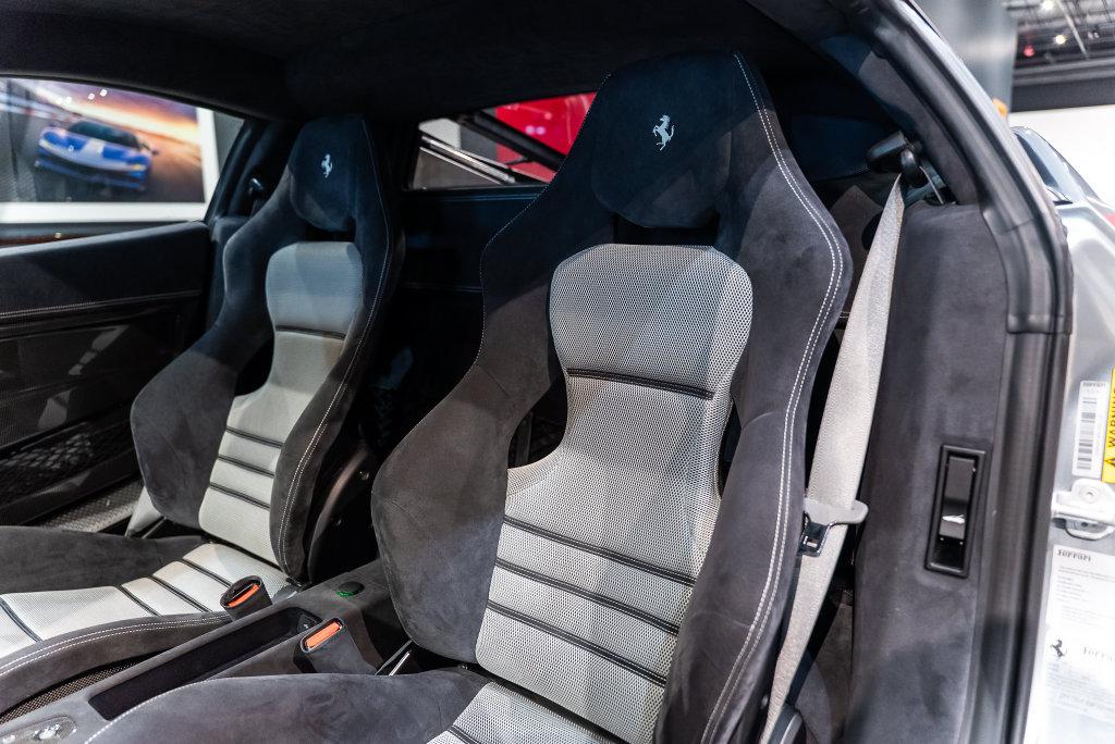 http://www.koenigseggchicago.com/galleria_images/190/190_p4_l.jpg