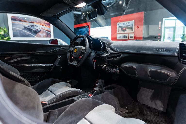http://www.koenigseggchicago.com/galleria_images/190/190_p54_f.jpg