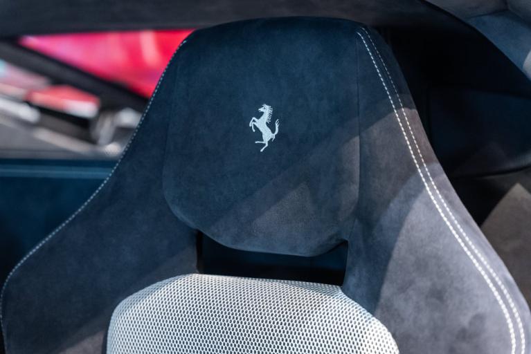 http://www.koenigseggchicago.com/galleria_images/190/190_p6_f.jpg