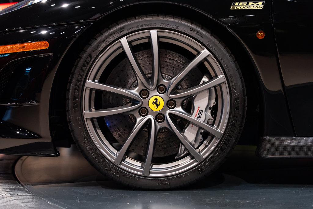 http://www.koenigseggchicago.com/galleria_images/191/191_p13_l.jpg