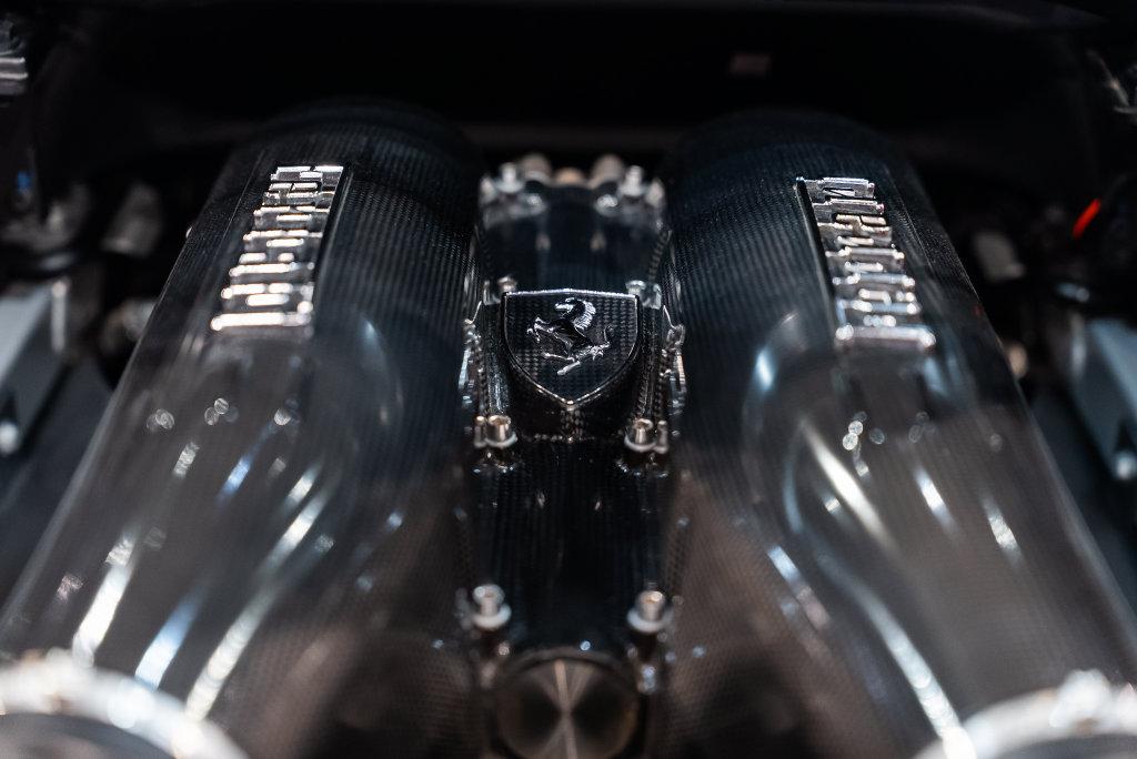 http://www.koenigseggchicago.com/galleria_images/191/191_p18_l.jpg