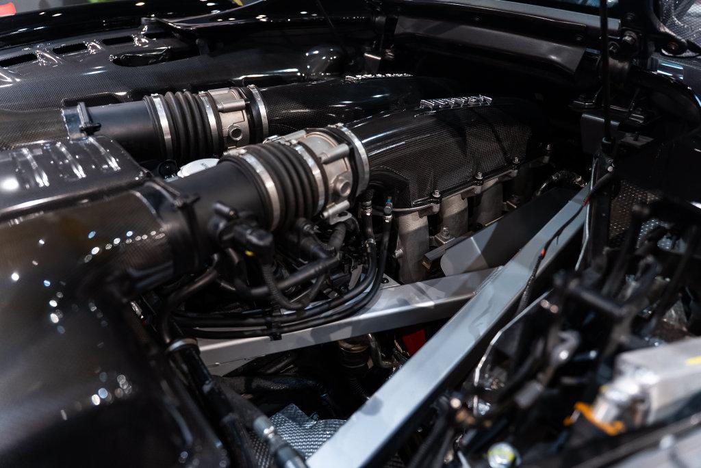 http://www.koenigseggchicago.com/galleria_images/191/191_p20_l.jpg