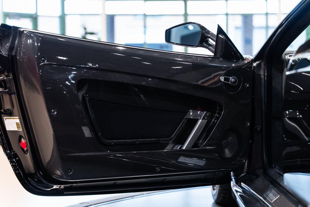 http://www.koenigseggchicago.com/galleria_images/191/191_p25_l.jpg