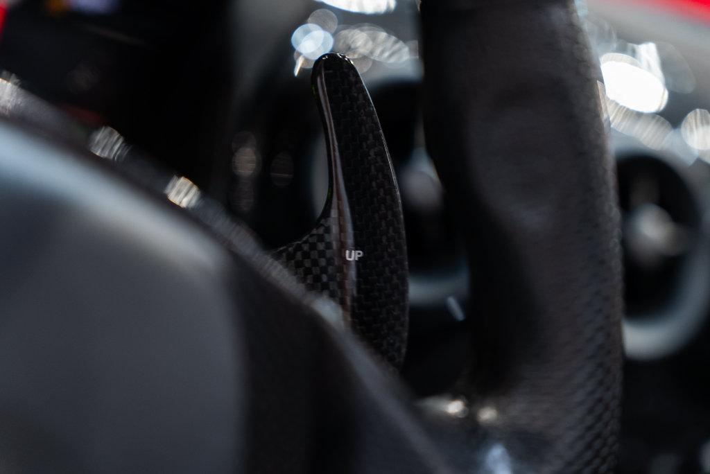 http://www.koenigseggchicago.com/galleria_images/191/191_p32_l.jpg