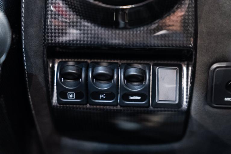 http://www.koenigseggchicago.com/galleria_images/191/191_p38_f.jpg