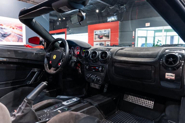 http://www.koenigseggchicago.com/galleria_images/191/191_p48_f.jpg