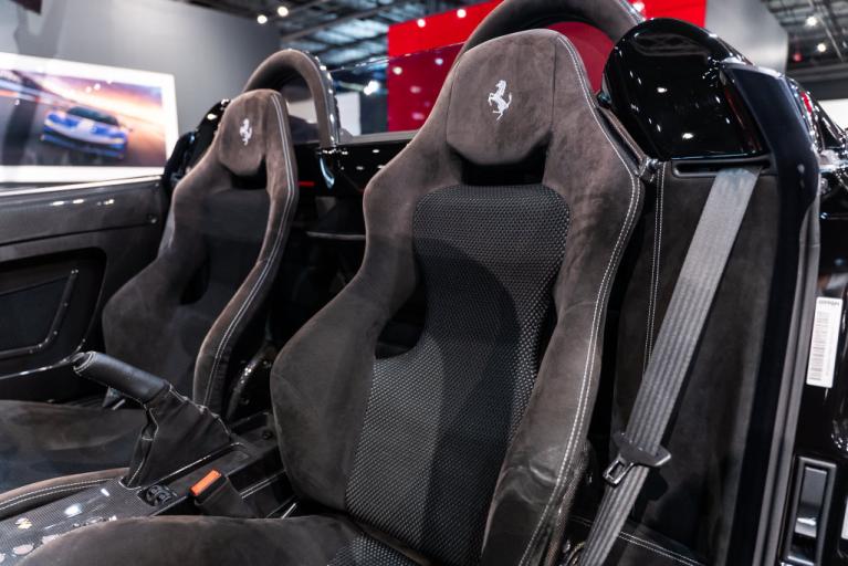 http://www.koenigseggchicago.com/galleria_images/191/191_p4_f.jpg