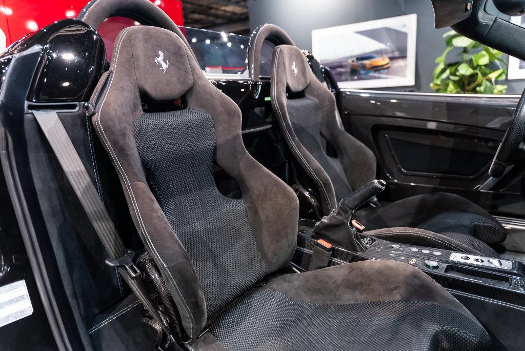 http://www.koenigseggchicago.com/galleria_images/191/191_p50_l.jpg