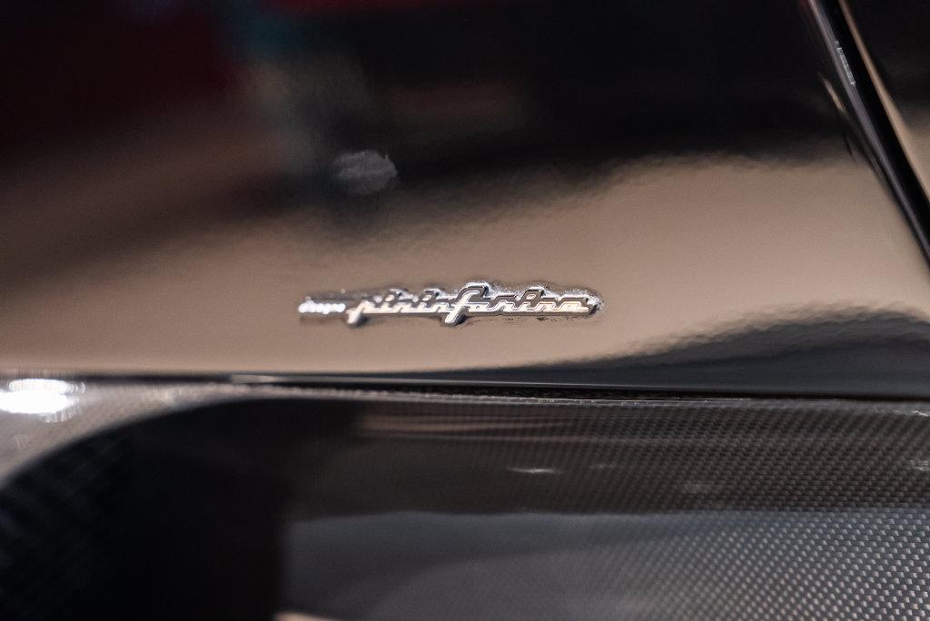 http://www.koenigseggchicago.com/galleria_images/191/191_p52_l.jpg