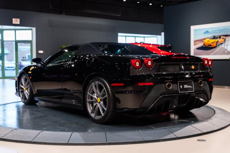http://www.koenigseggchicago.com/galleria_images/191/191_p62_f.jpg