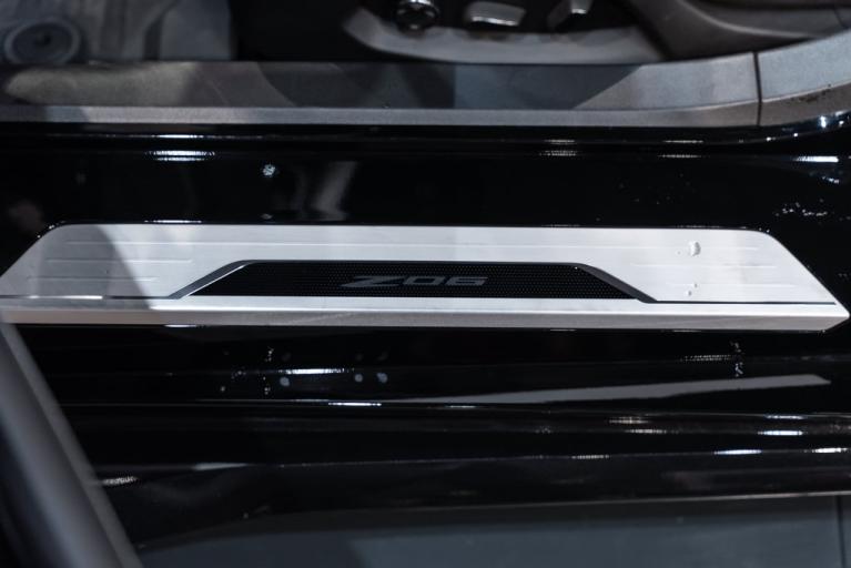 http://www.koenigseggchicago.com/galleria_images/193/193_p10_f.jpg