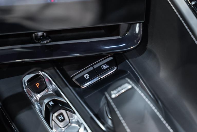 http://www.koenigseggchicago.com/galleria_images/193/193_p26_f.jpg