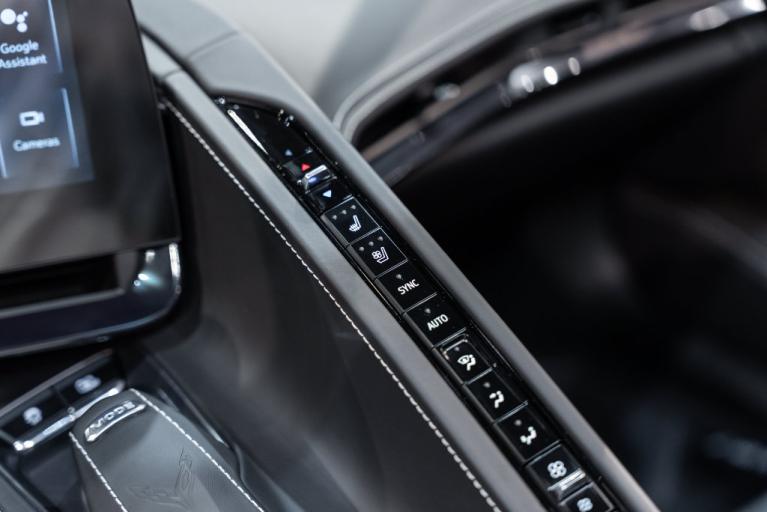 http://www.koenigseggchicago.com/galleria_images/193/193_p28_f.jpg