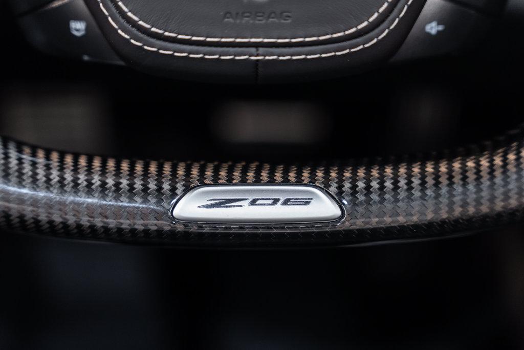 http://www.koenigseggchicago.com/galleria_images/193/193_p30_l.jpg