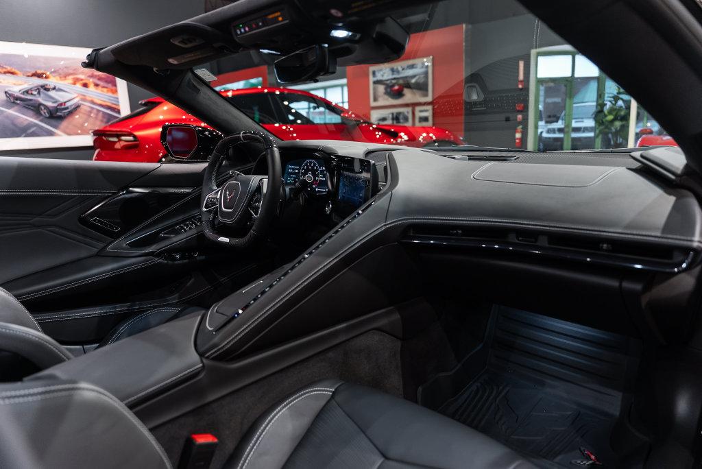 http://www.koenigseggchicago.com/galleria_images/193/193_p31_l.jpg