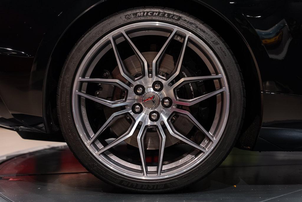 http://www.koenigseggchicago.com/galleria_images/193/193_p37_l.jpg