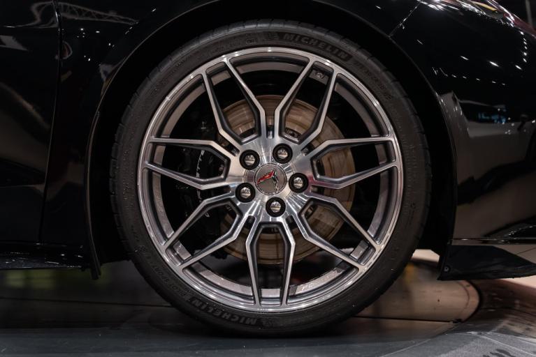 http://www.koenigseggchicago.com/galleria_images/193/193_p38_f.jpg