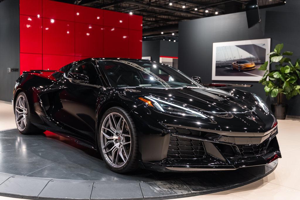 http://www.koenigseggchicago.com/galleria_images/193/193_p40_l.jpg