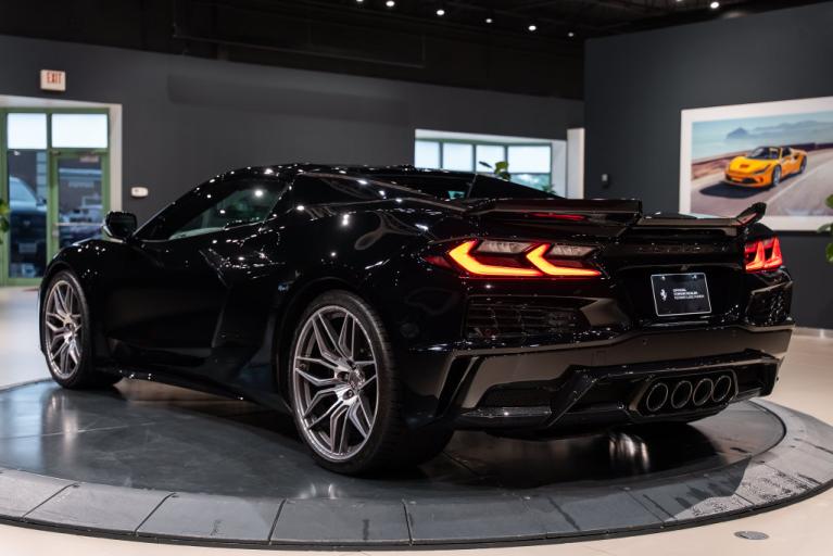 http://www.koenigseggchicago.com/galleria_images/193/193_p42_f.jpg