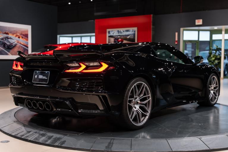 http://www.koenigseggchicago.com/galleria_images/193/193_p43_f.jpg