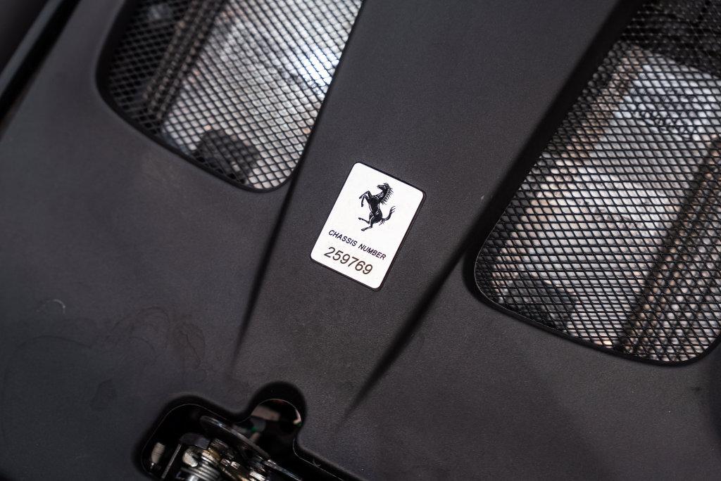 http://www.koenigseggchicago.com/galleria_images/194/194_p20_l.jpg