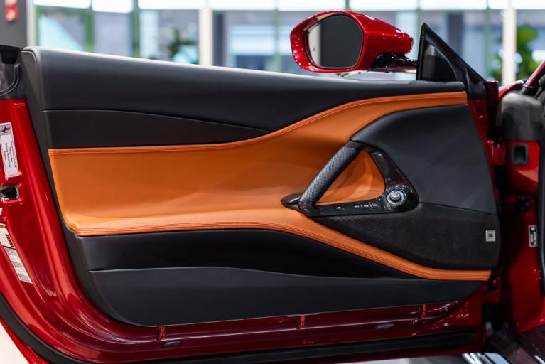 http://www.koenigseggchicago.com/galleria_images/194/194_p26_f.jpg