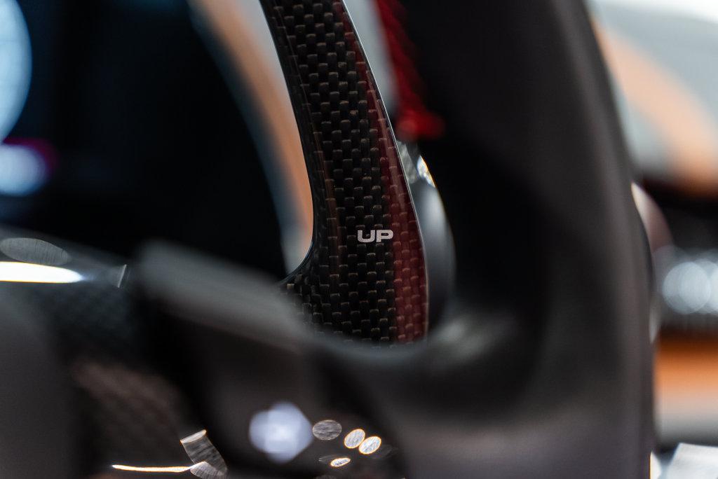 http://www.koenigseggchicago.com/galleria_images/194/194_p35_l.jpg