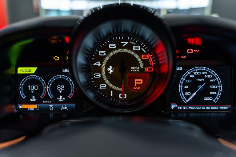 http://www.koenigseggchicago.com/galleria_images/194/194_p36_f.jpg