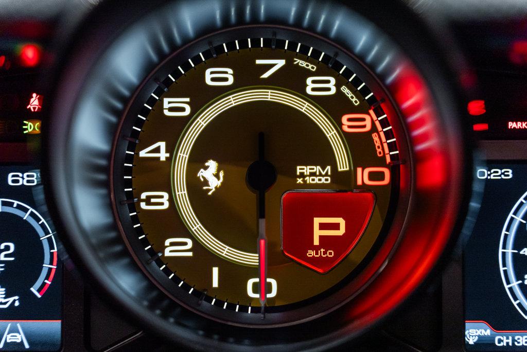 http://www.koenigseggchicago.com/galleria_images/194/194_p37_l.jpg